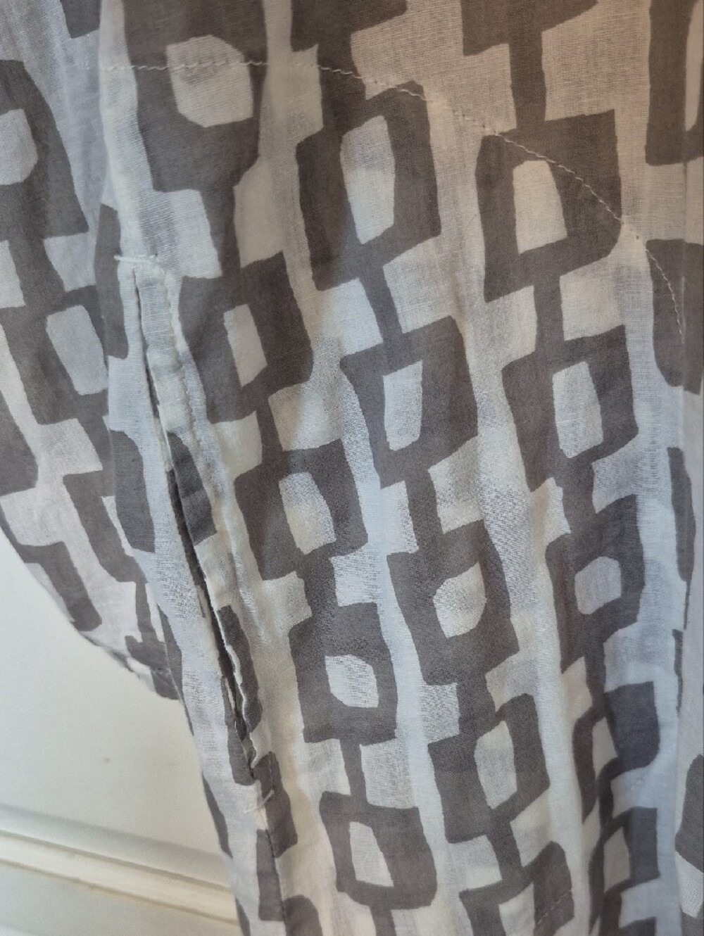 Rockflowerpaper Gray & White Geometric Tunic - L - Picture 5 of 6